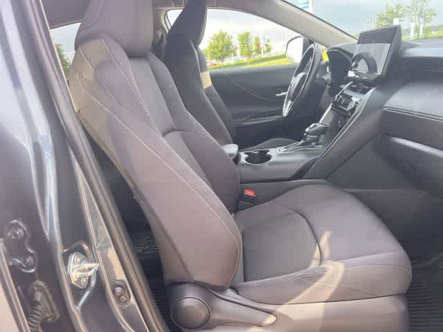 Used 2024 Toyota Venza LE AWD/4WD image 12