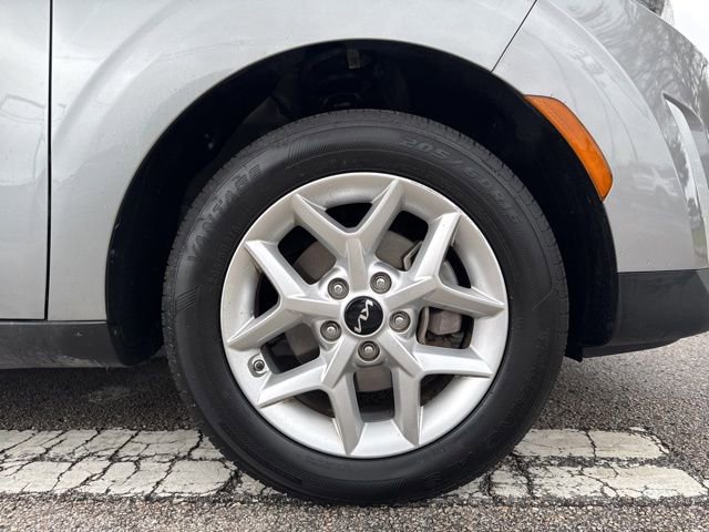 Used 2025 Kia Soul LX w/ LX Technology Package image 9