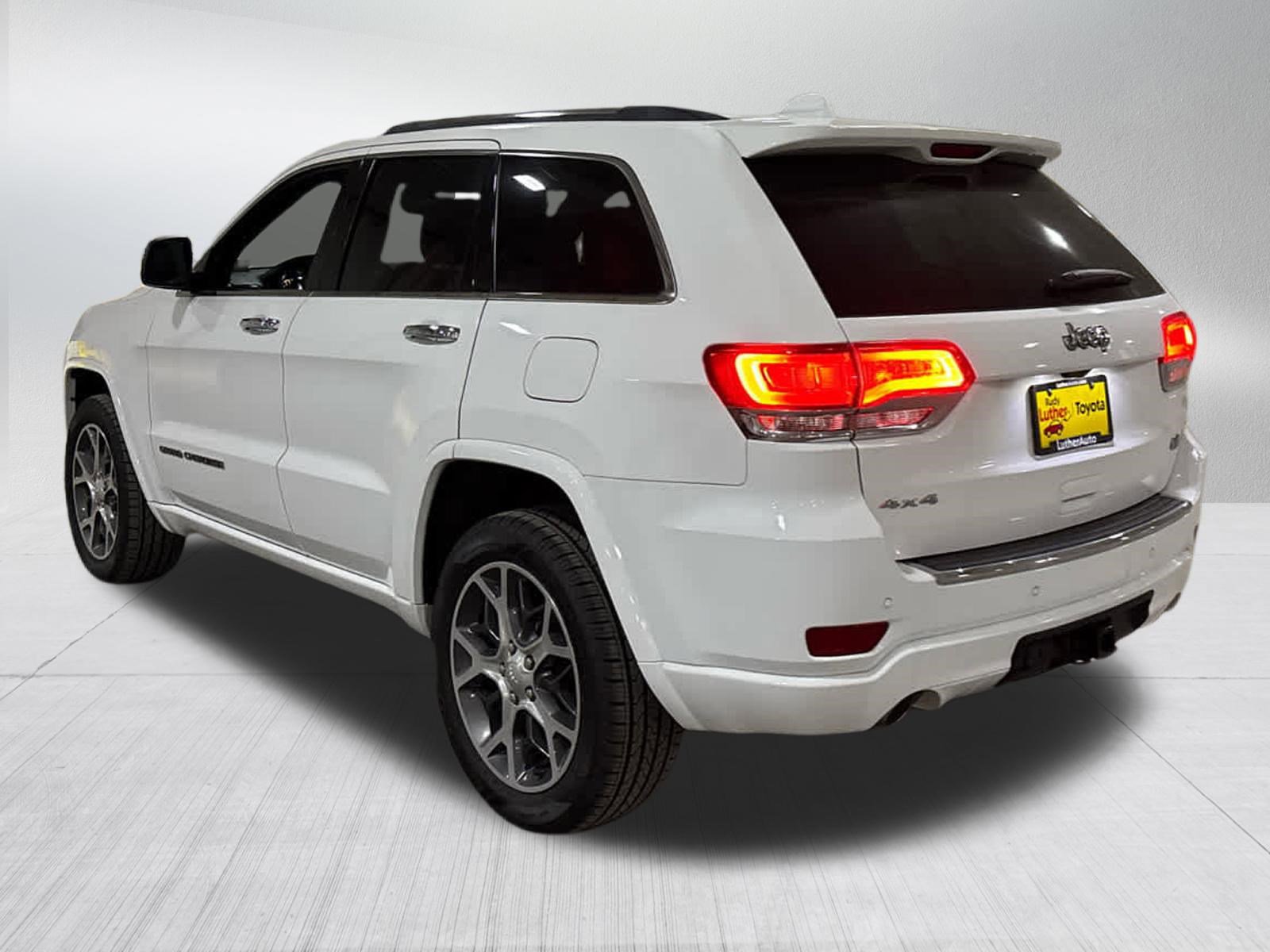 Used 2019 Jeep Grand Cherokee Overland AWD/4WD image 10