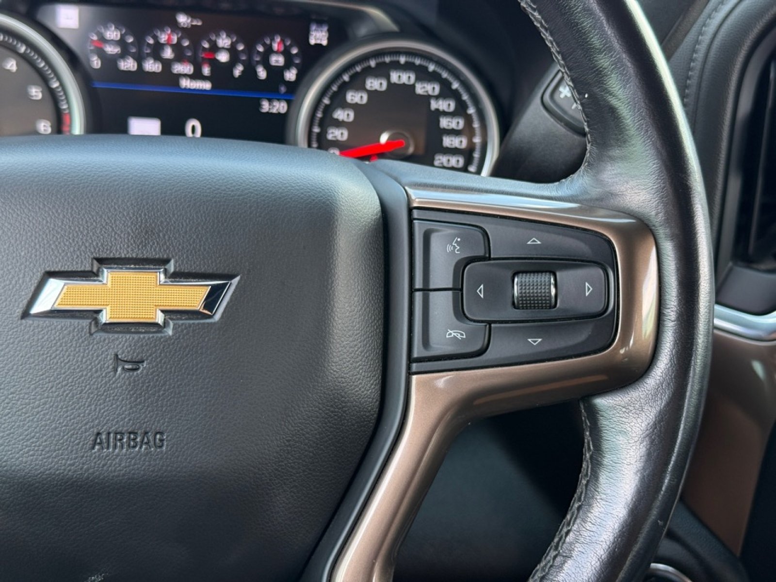 Used 2020 Chevrolet Silverado 1500 High Country w/ Technology Package AWD/4WD image 23