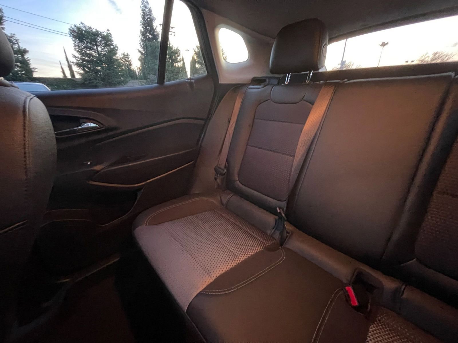 Used 2025 Chevrolet Trax LT w/ LT Convenience Package image 39