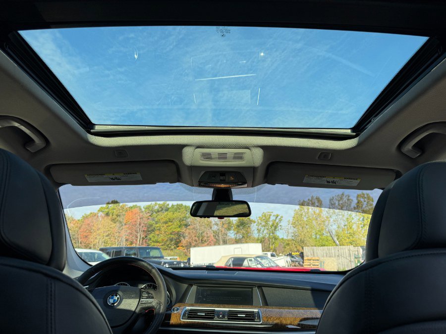 Used 2011 BMW 550i Gran Turismo xDrive image 22