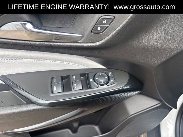 Used 2025 Chevrolet Trax LT w/ LT Convenience Package FWD image 10