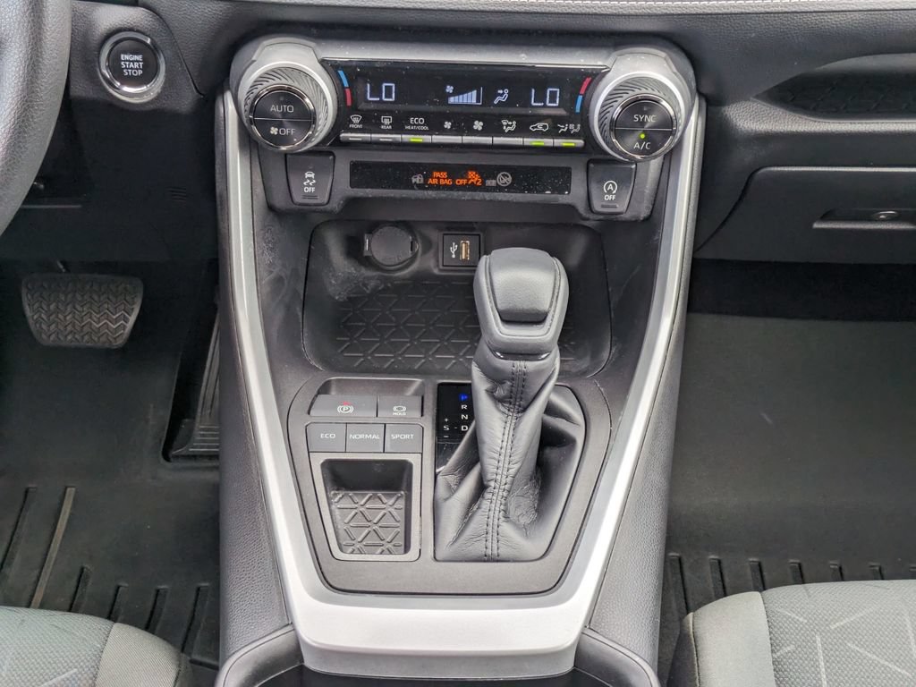 Used 2023 Toyota RAV4 XLE FWD image 20