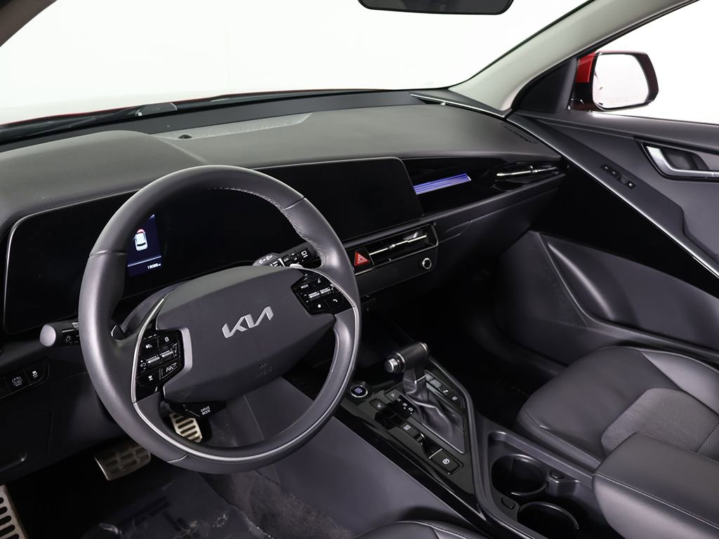 Used 2023 Kia Niro EX Touring image 28