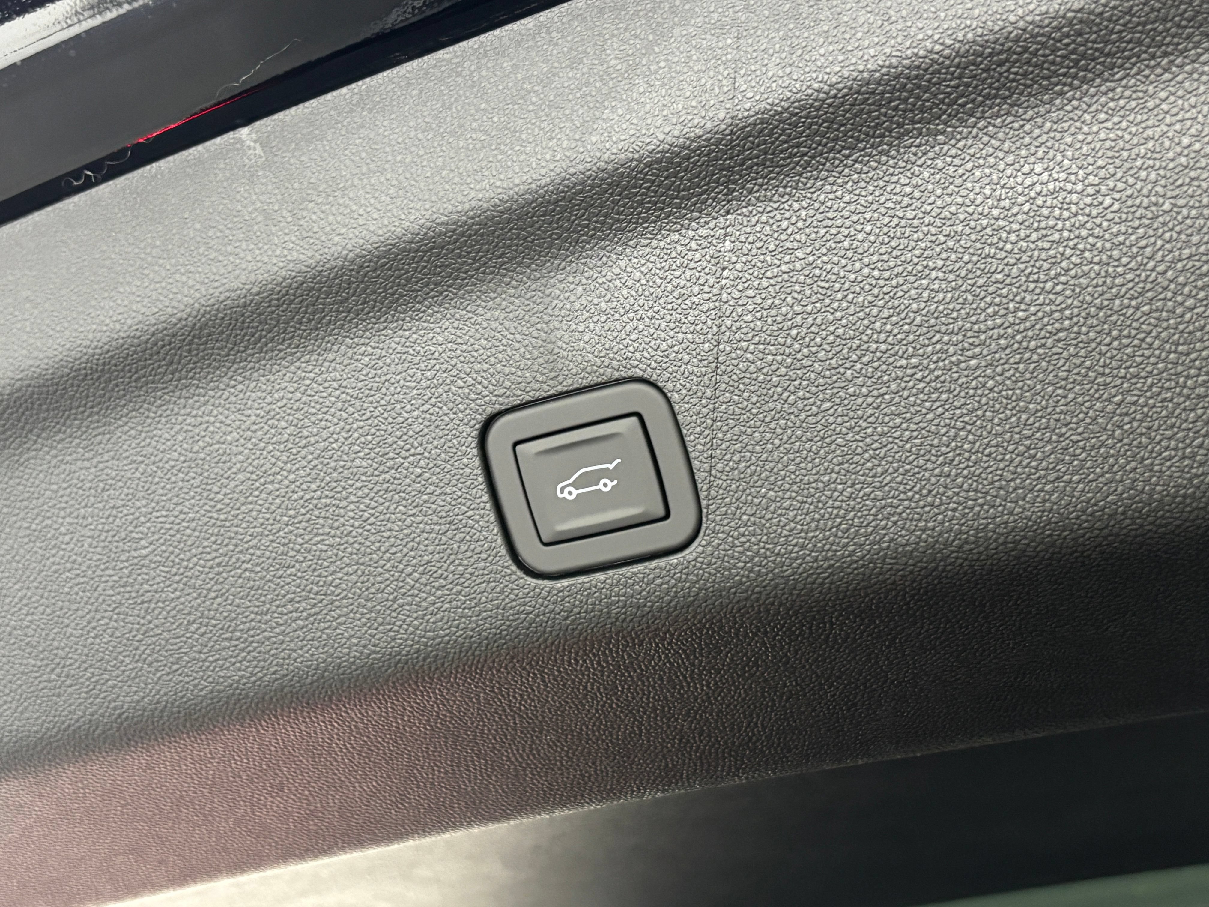 New 2026 GMC Yukon AT4 w/ AT4 Premium Plus Package AWD/4WD image 14