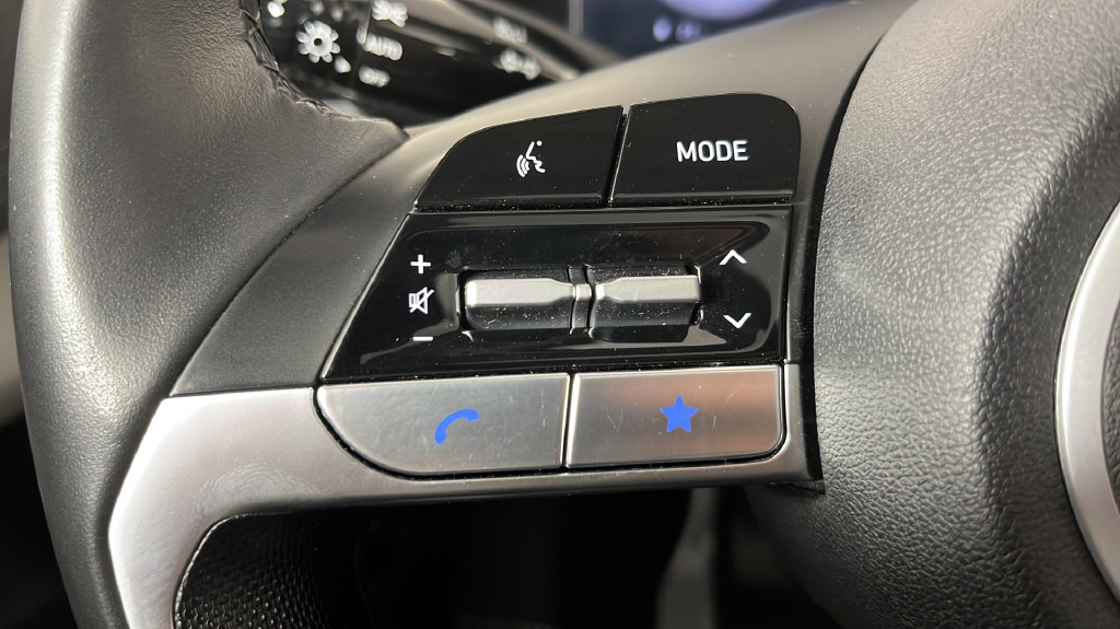 Used 2024 Hyundai Elantra Limited FWD image 25