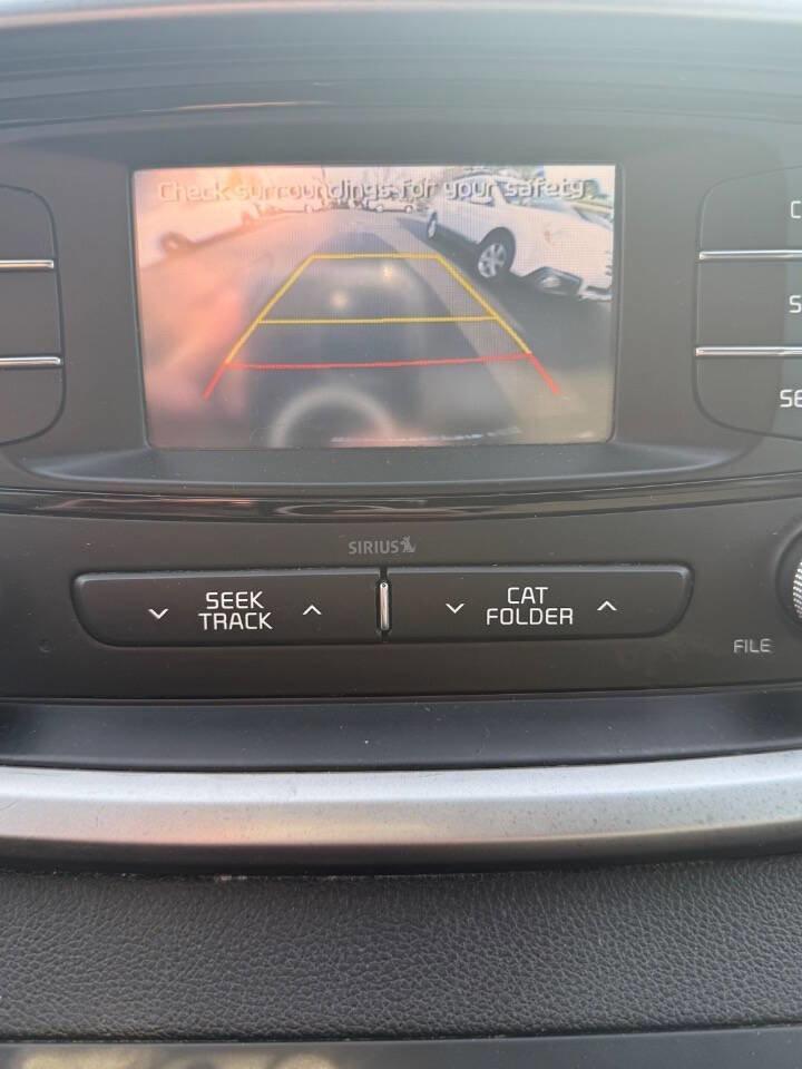 Used 2016 Kia Sorento FWD image 19