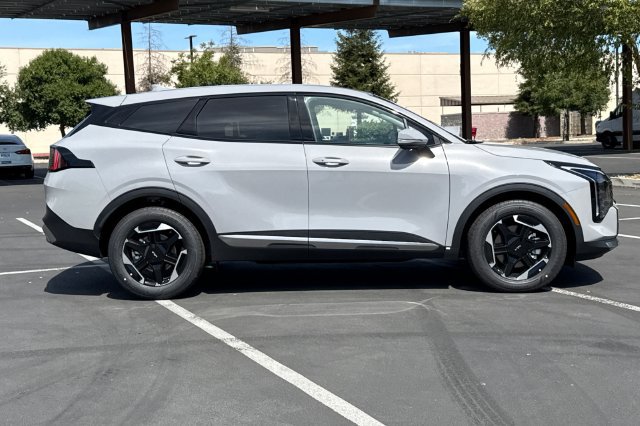 New 2027 Kia Sportage S FWD image 3