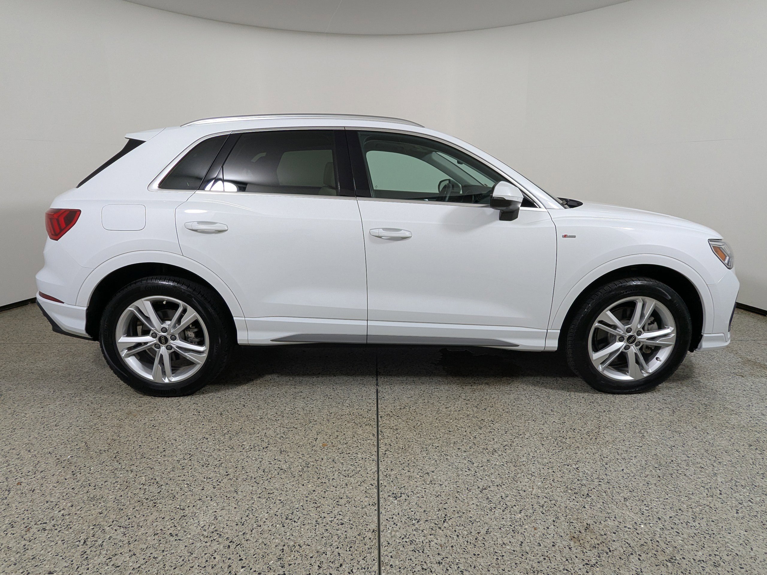 Certified 2024 Audi Q3 2.0T Premium Plus w/ Premium Plus Package image 8