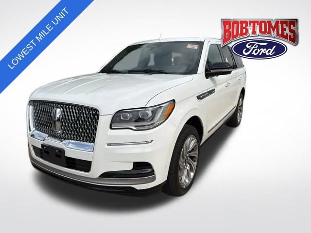 Used 2024 Lincoln Navigator Reserve AWD/4WD image 1