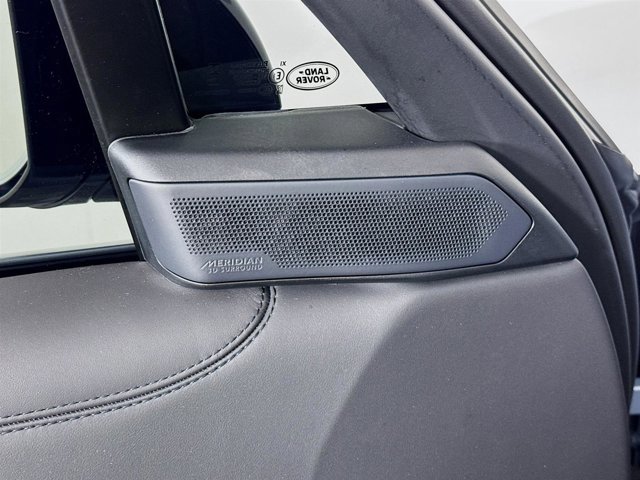 Used 2025 Land Rover Range Rover SE image 21