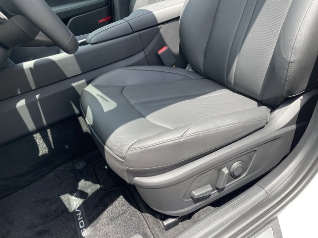 New 2025 Hyundai Sonata Limited image 21