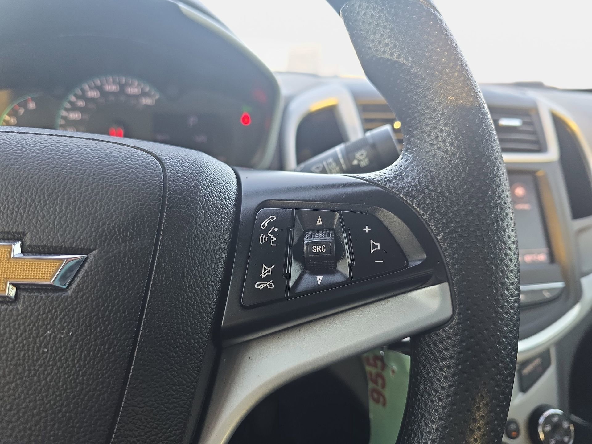 Used 2020 Chevrolet Sonic LT FWD image 17