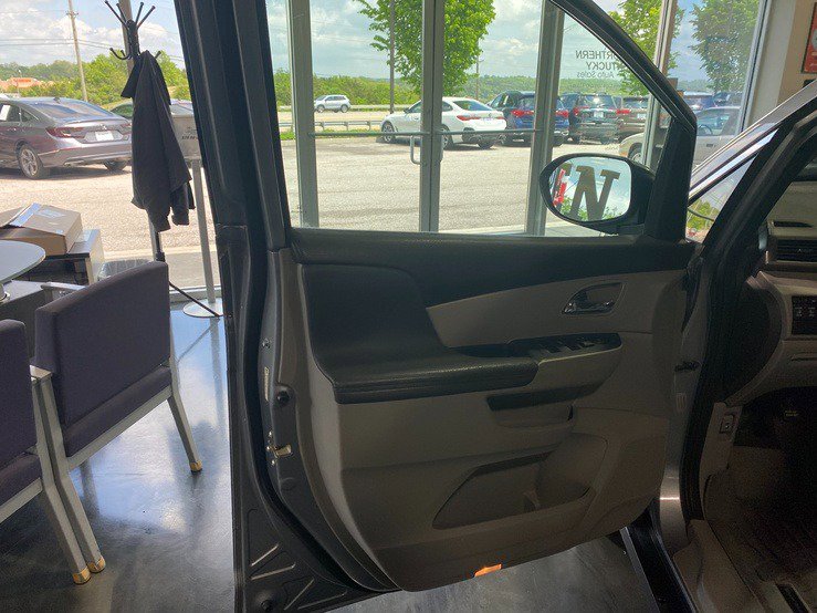 Used 2016 Honda Odyssey SE image 14