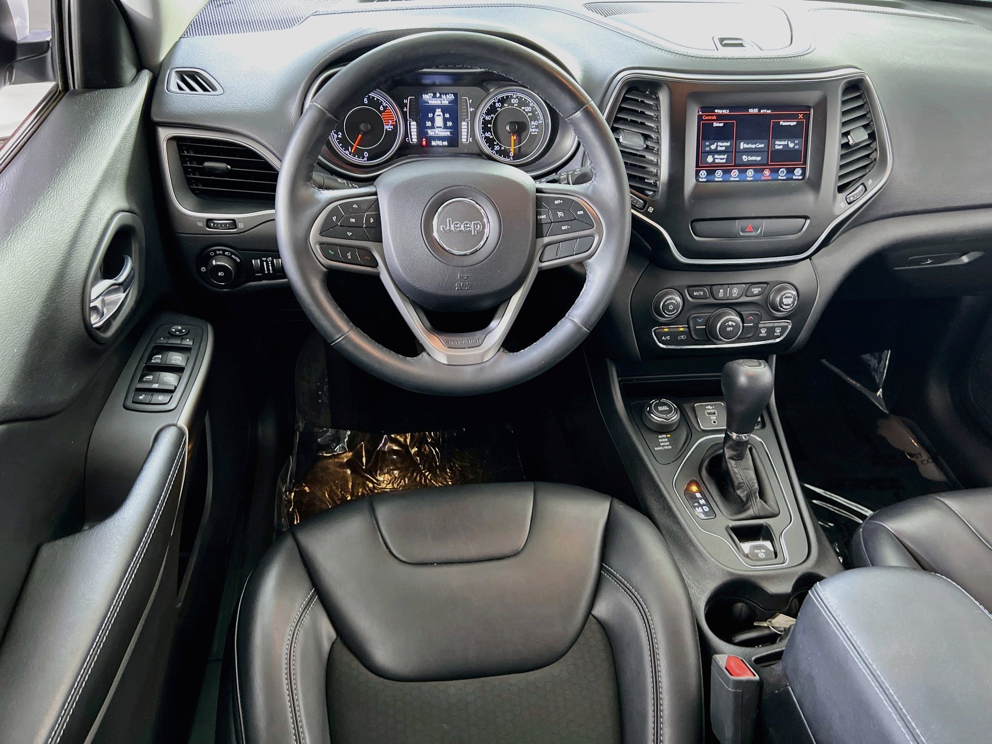Used 2019 Jeep Cherokee Latitude Plus w/ Cold Weather Group AWD/4WD image 21