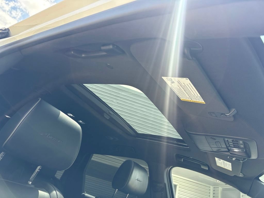 Used 2023 Buick Enclave Avenir w/ Avenir Technology Package FWD image 19