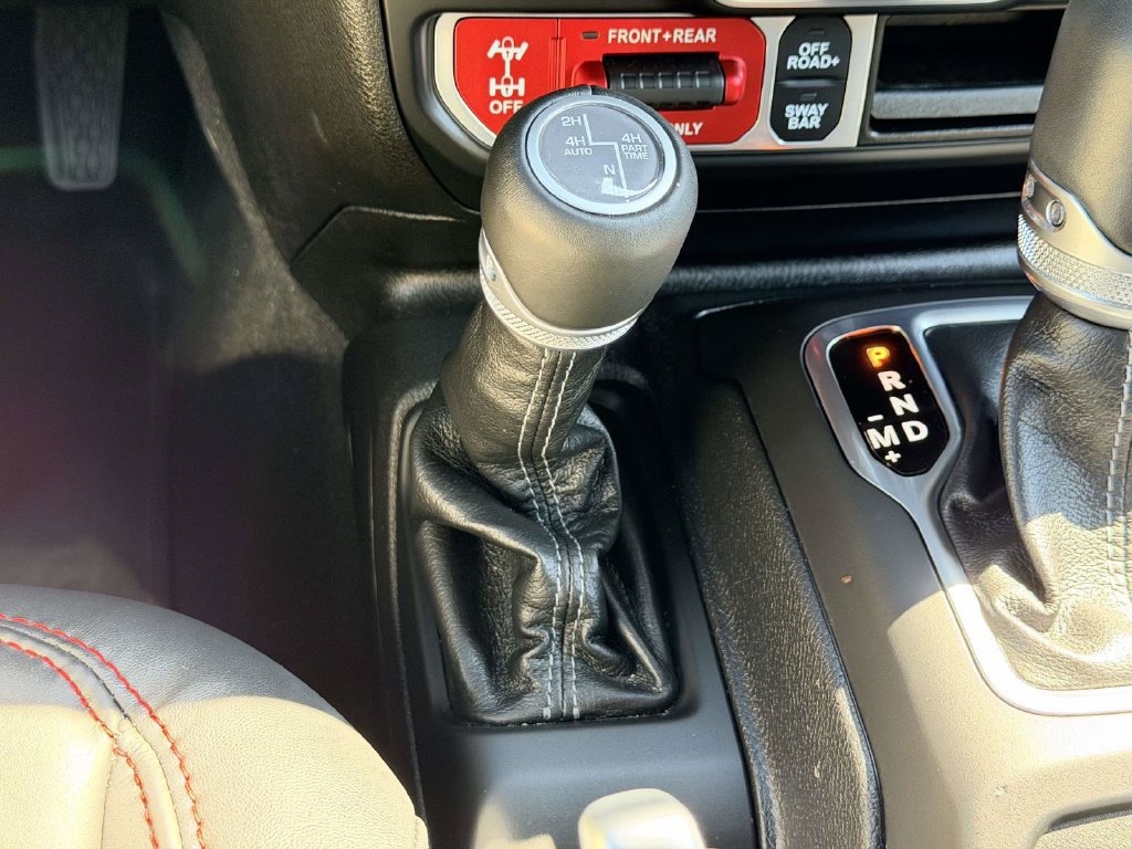Used 2025 Jeep Wrangler Unlimited Rubicon AWD/4WD image 7