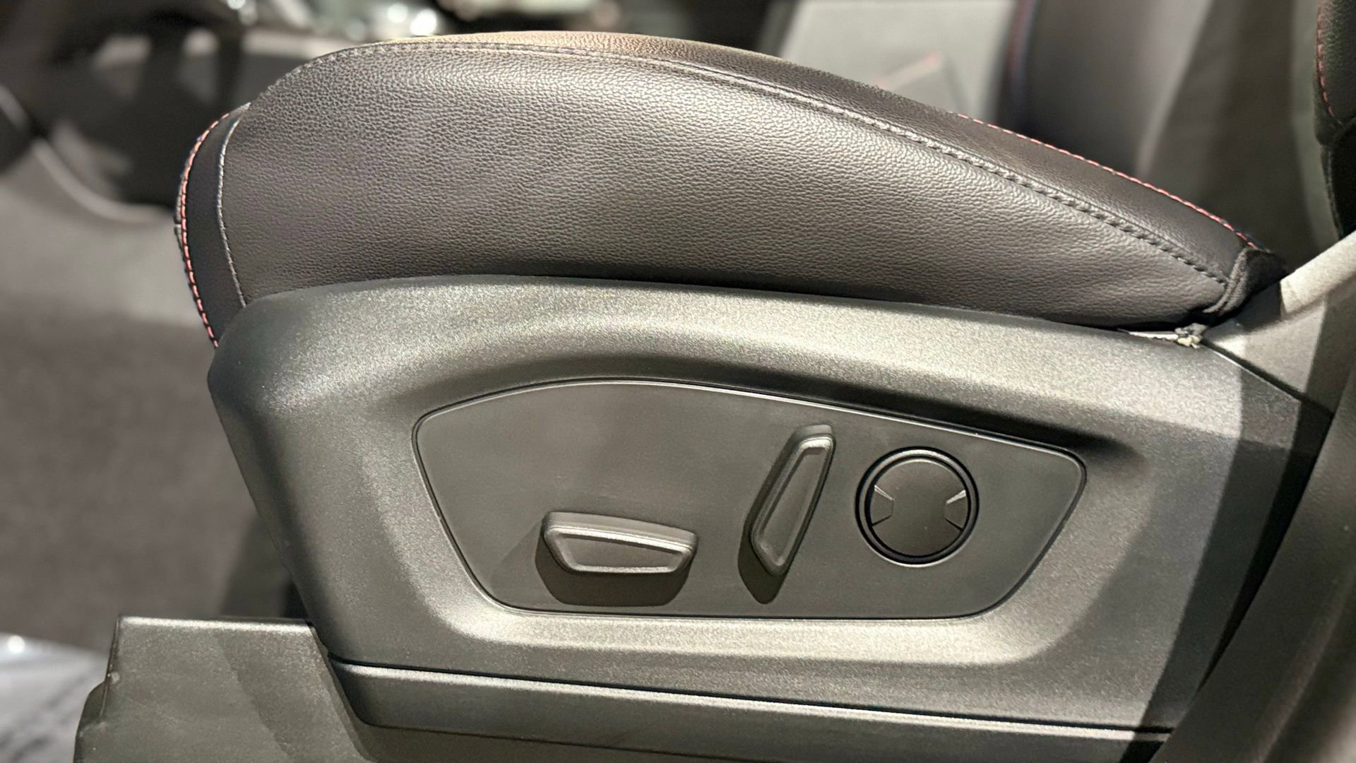 Used 2023 Ford Explorer ST w/ Equipment Group 401A image 53