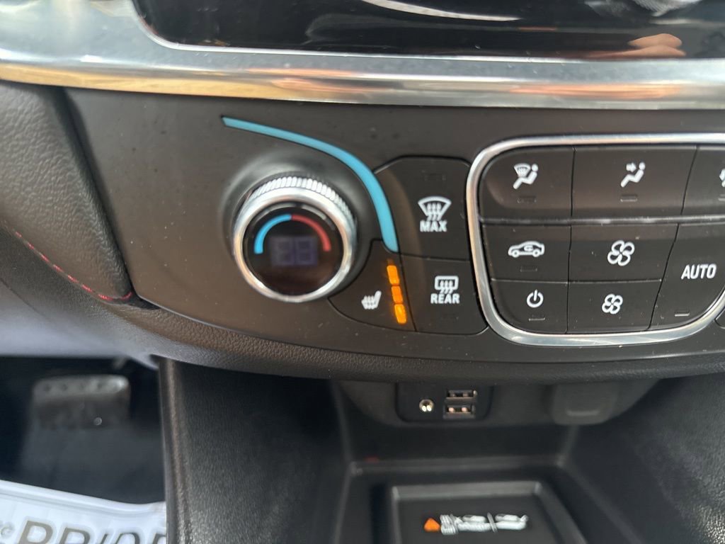 Used 2023 Chevrolet Traverse RS image 29