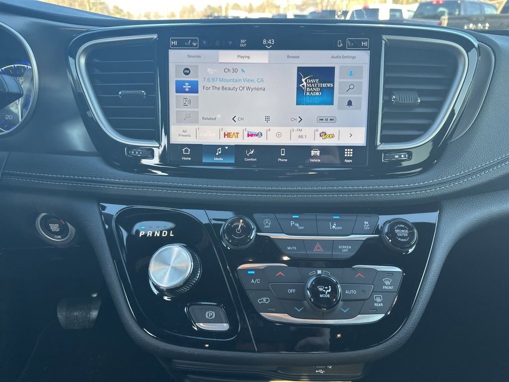 New 2026 Chrysler Pacifica Select image 16