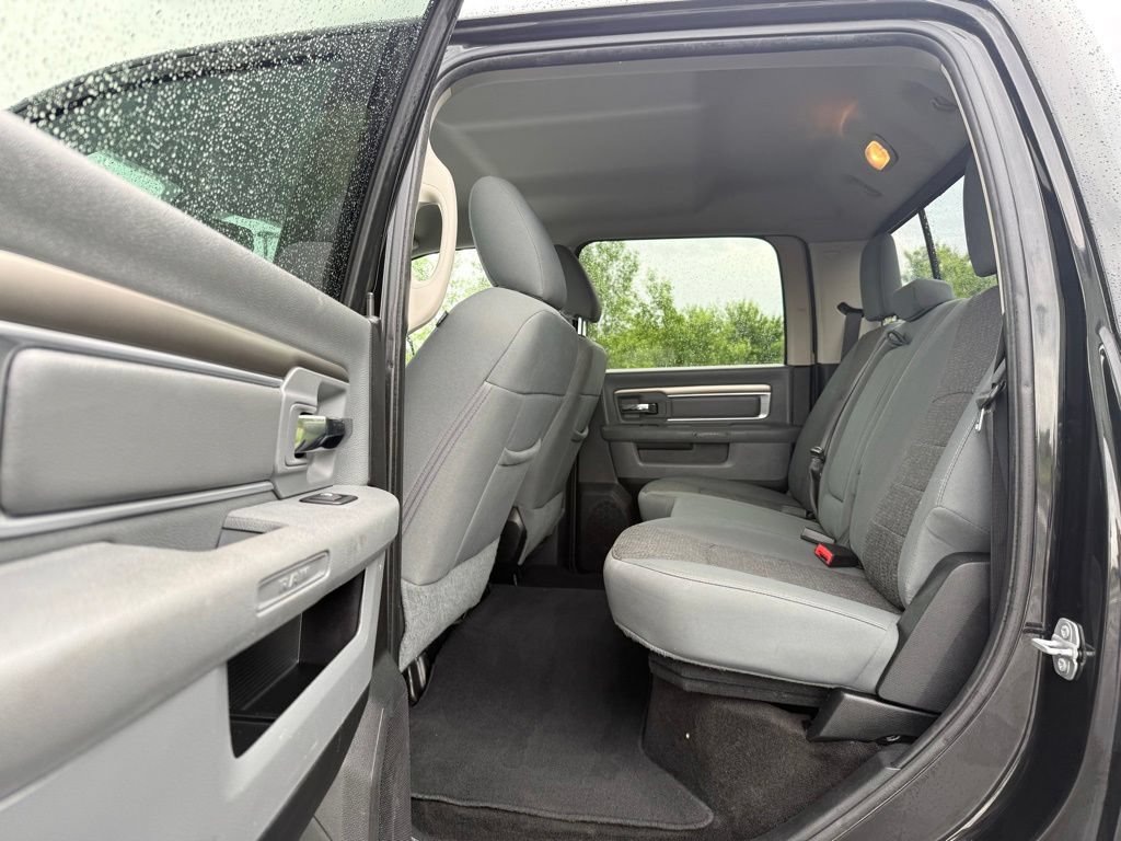 Used 2017 RAM 3500 Big Horn w/ Sport Appearance Group AWD/4WD image 17