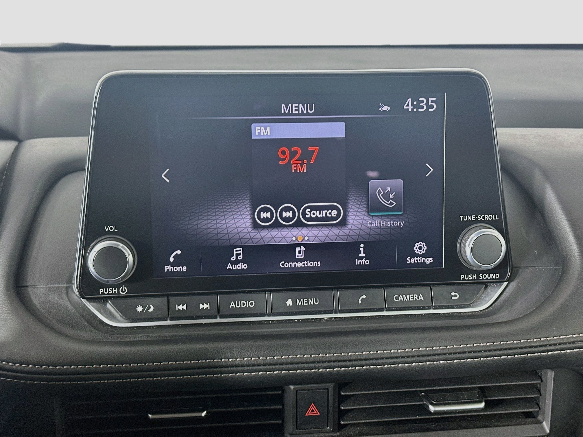 Used 2025 Nissan Rogue SV AWD/4WD image 21