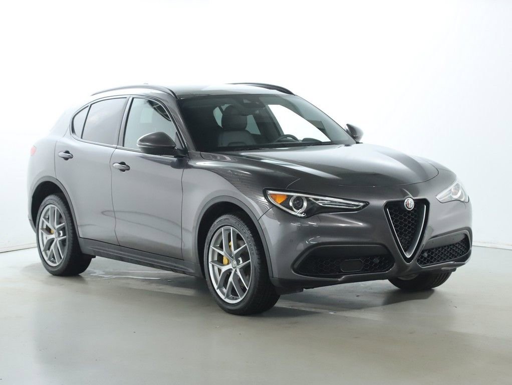 Used 2018 Alfa Romeo Stelvio Ti Sport image 9