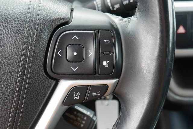 Used 2018 Toyota Highlander Plus image 17