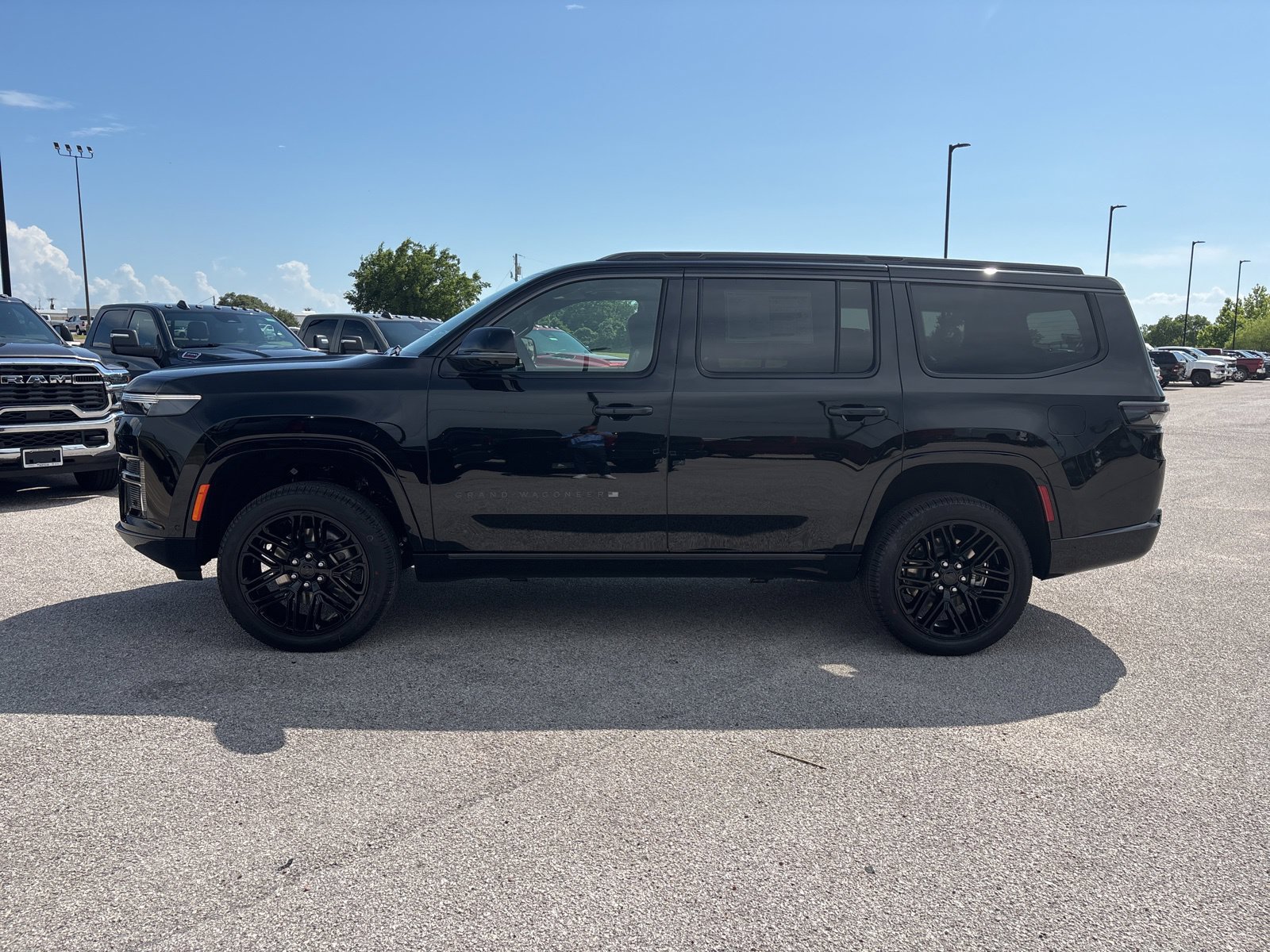 New 2026 Jeep Grand Wagoneer Limited AWD/4WD image 2