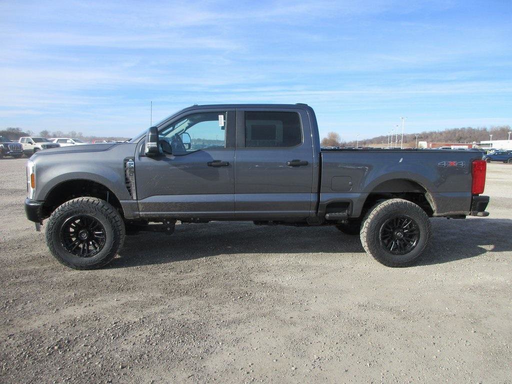 New 2026 Ford F250 XL w/ XL Off-Road Package image 9