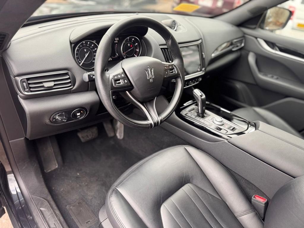 Used 2023 Maserati Levante GT AWD/4WD image 14