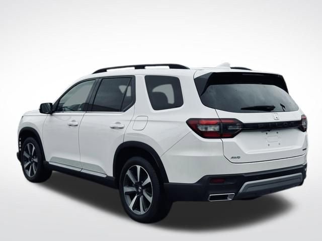 Used 2024 Honda Pilot Touring image 8
