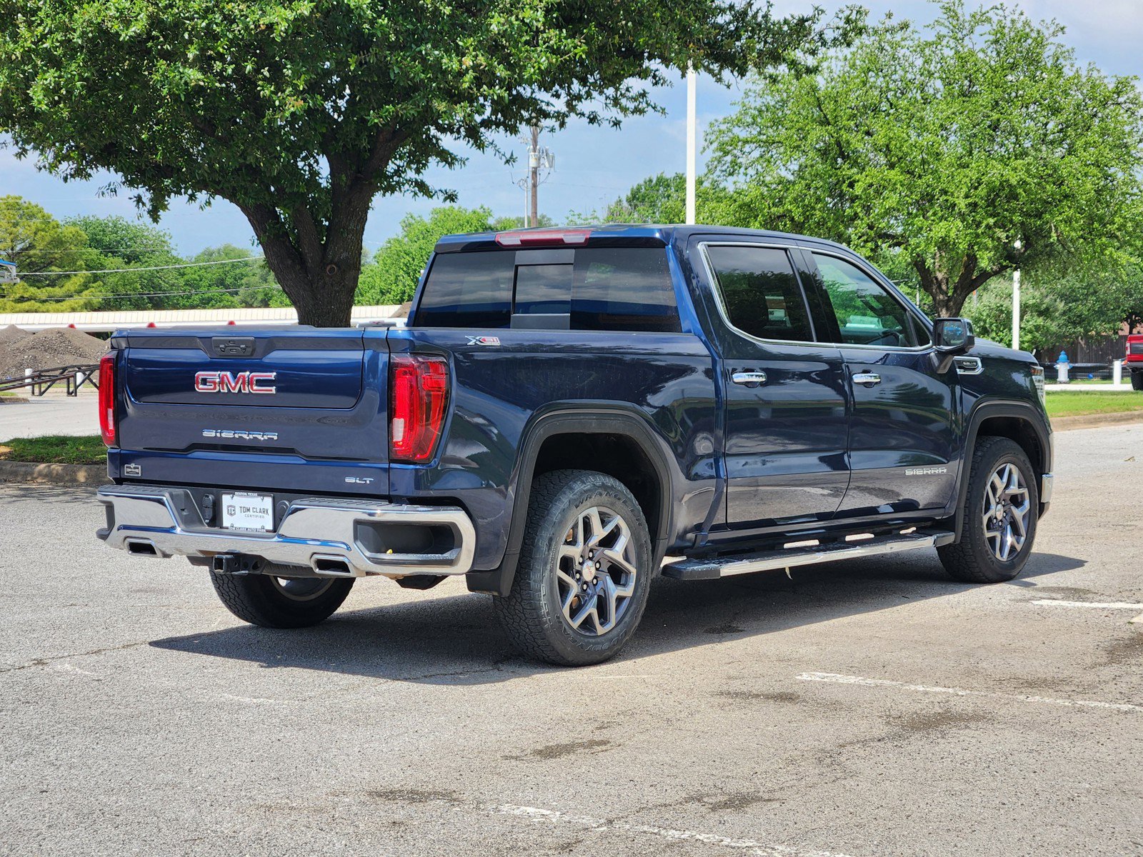 Used 2022 GMC Sierra 1500 SLT w/ SLT Convenience Package AWD/4WD image 5
