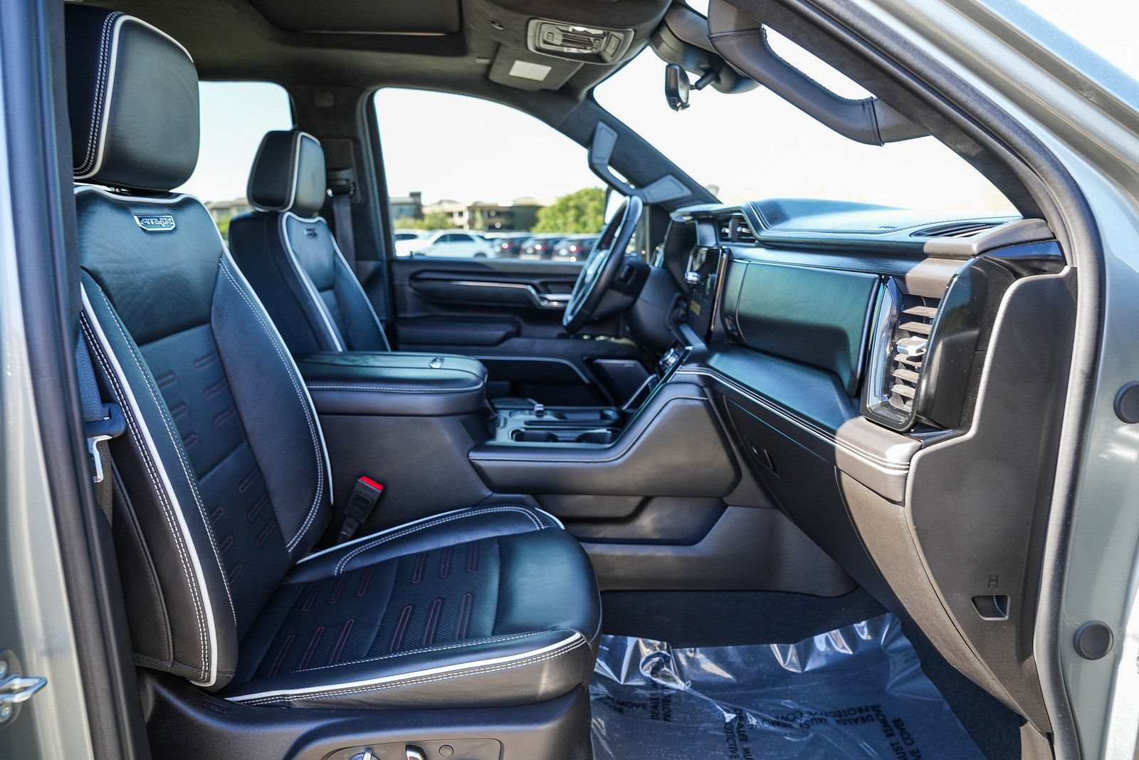 Used 2024 GMC Sierra 2500 AT4X AWD/4WD image 16
