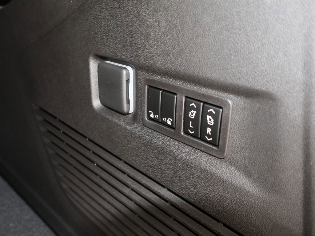 New 2026 GMC Yukon XL Elevation image 4