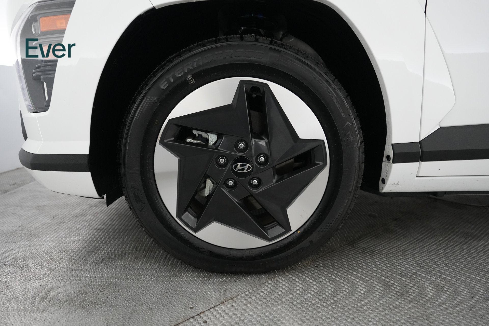 Used 2024 Hyundai Kona SEL FWD image 19