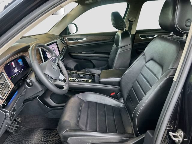 Used 2024 Volkswagen Atlas SEL AWD/4WD image 16