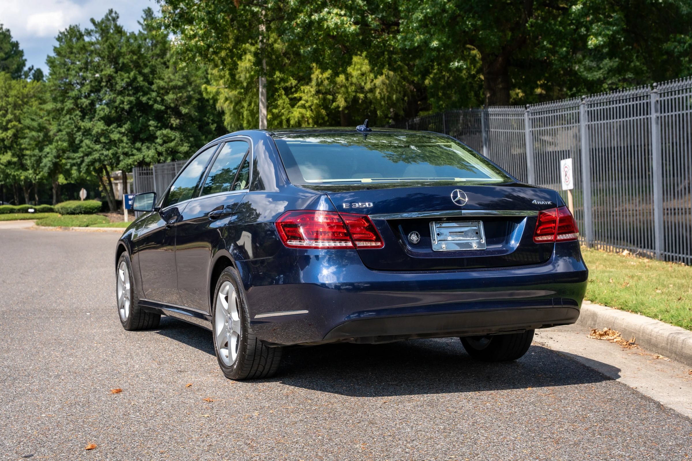 Used 2015 Mercedes-Benz E 350 4MATIC Sedan image 7