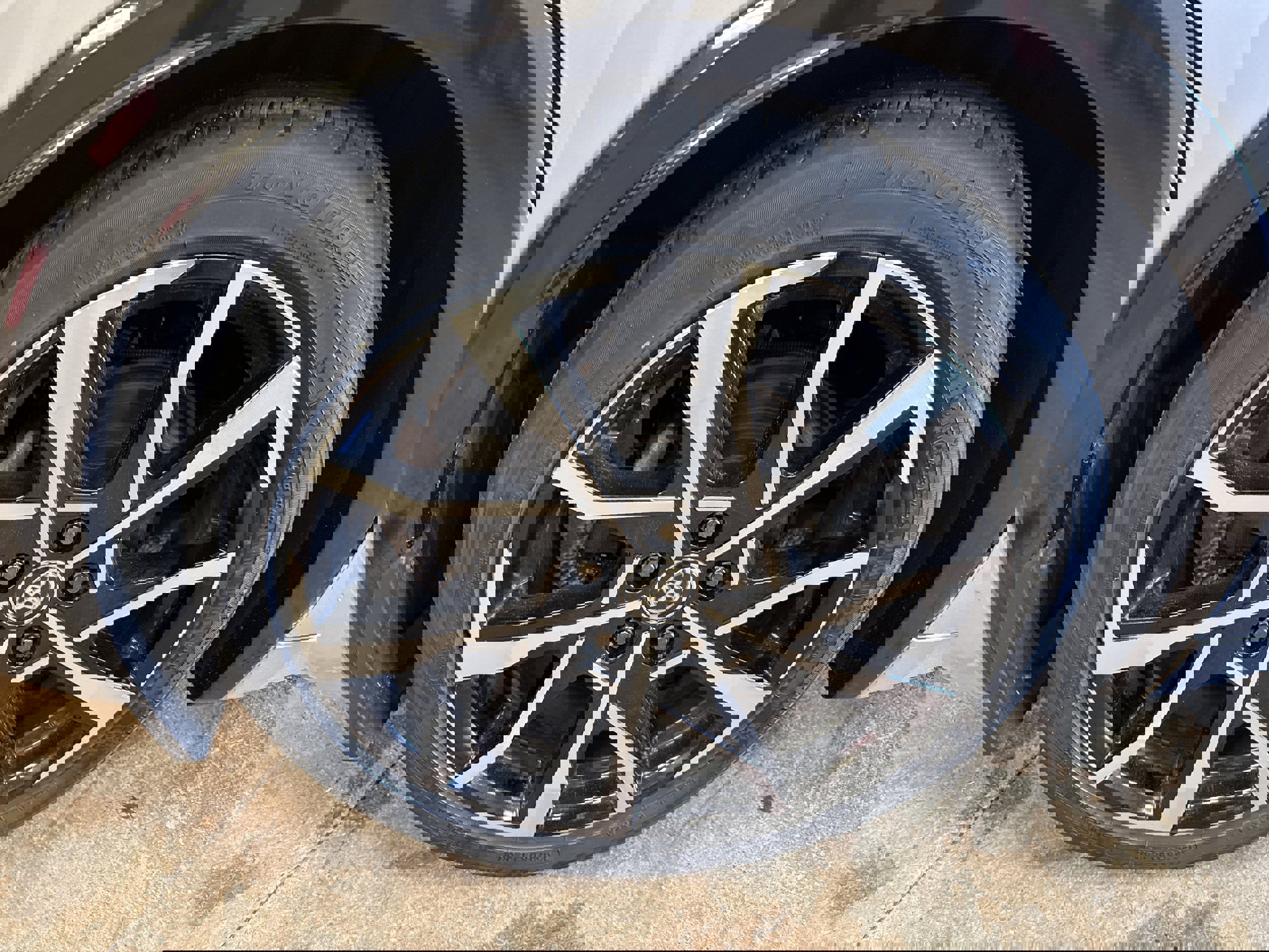 Used 2023 Toyota Prius Prime FWD image 10