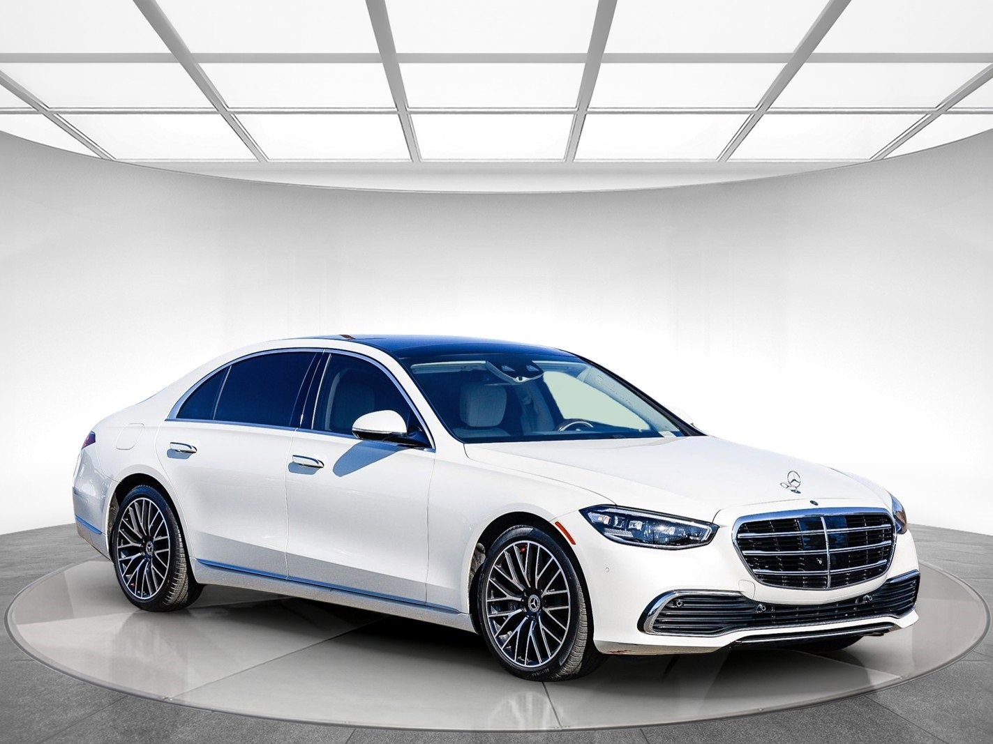 Used 2022 Mercedes-Benz S 500 4MATIC image 4
