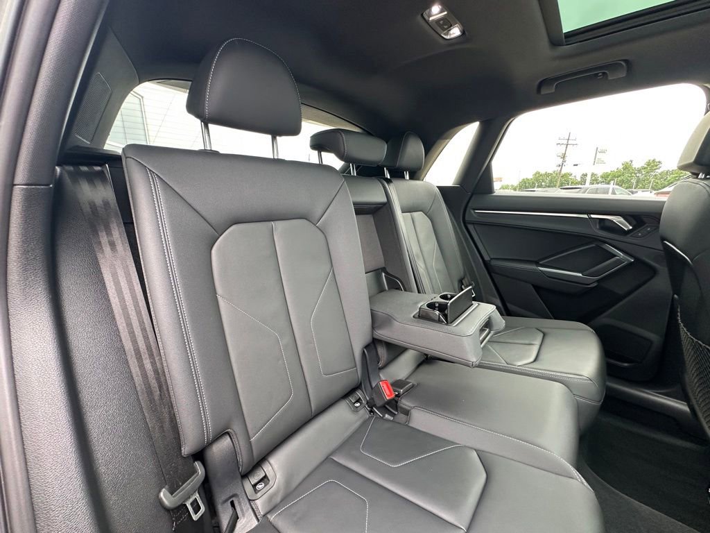 Certified 2025 Audi Q3 2.0T Premium w/ Convenience Package AWD/4WD image 25