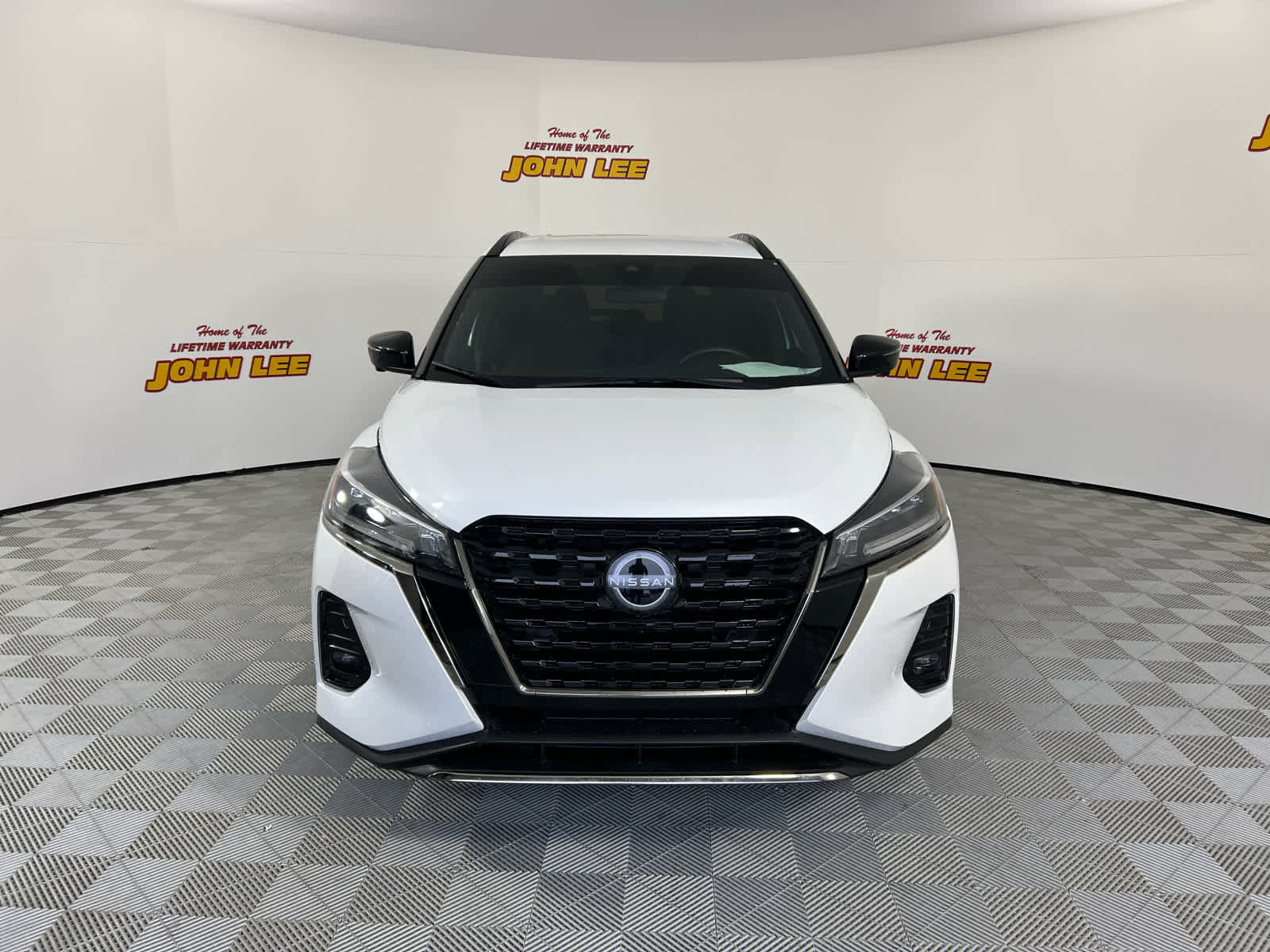 Used 2024 Nissan Kicks SR image 9