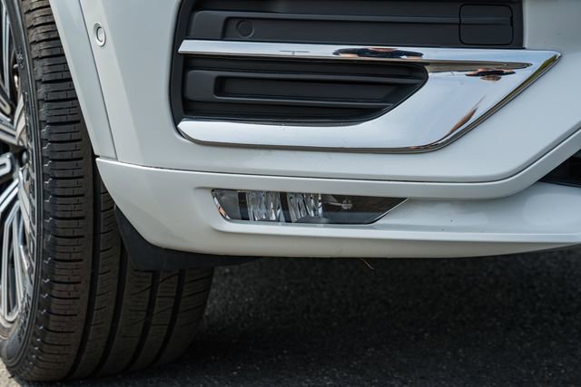 Used 2023 Volvo XC90 B6 Plus w/ Protection Package image 14