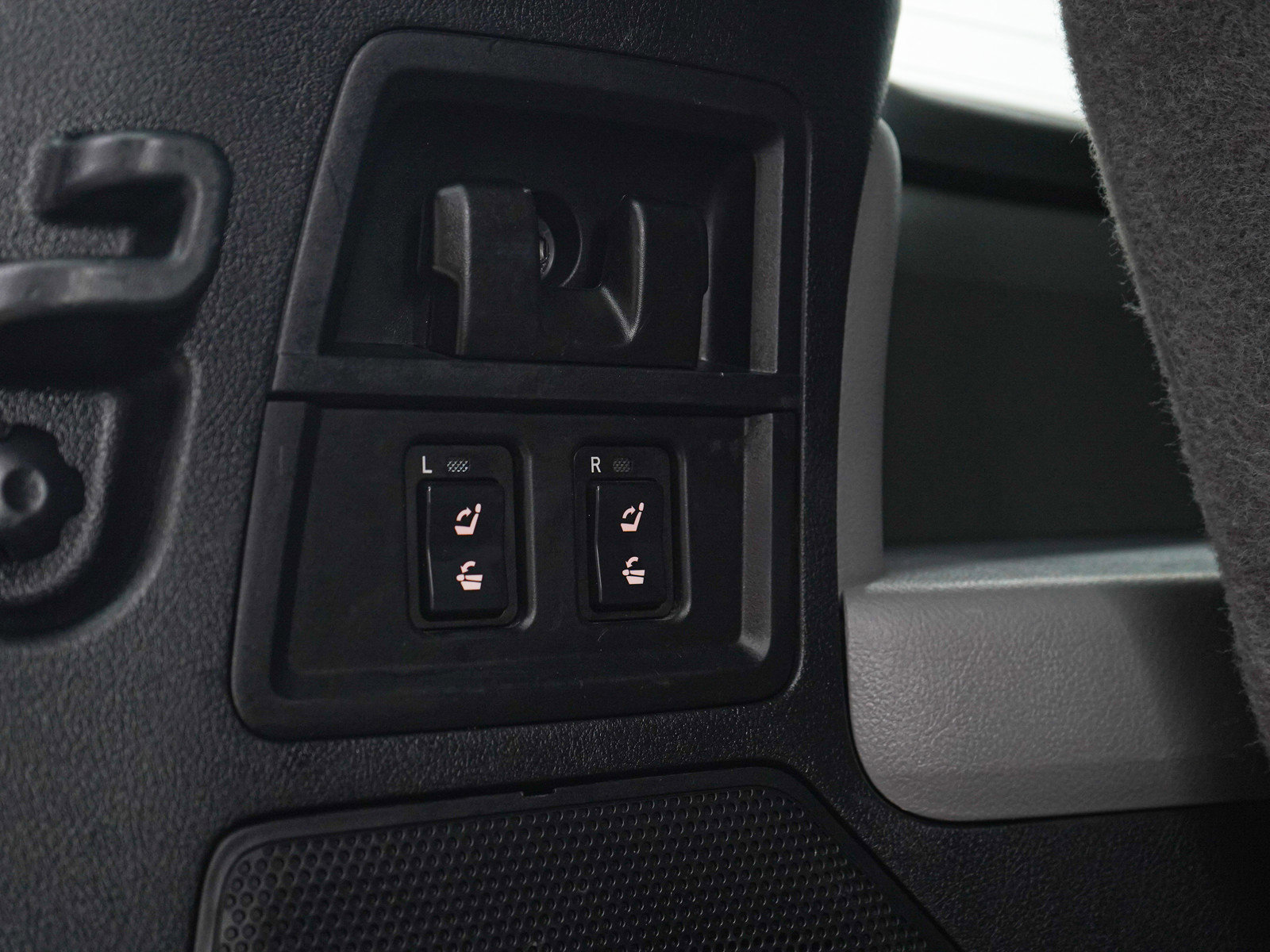 Used 2012 Toyota Sequoia Platinum AWD/4WD image 21