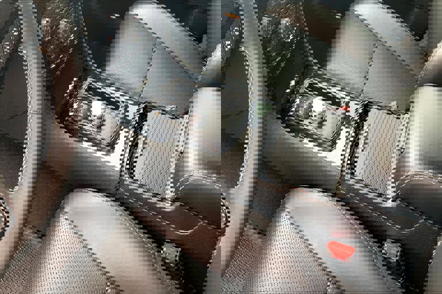 Used 2023 Chrysler 300 S w/ Comfort Group RWD image 17