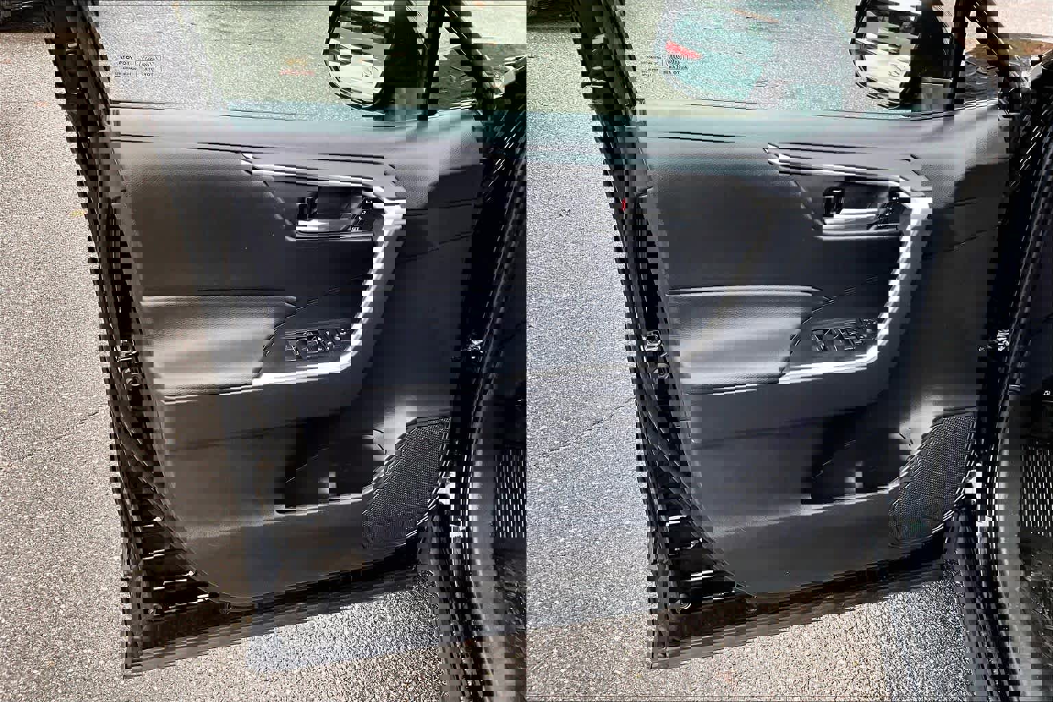 Used 2023 Toyota RAV4 XLE Premium image 21