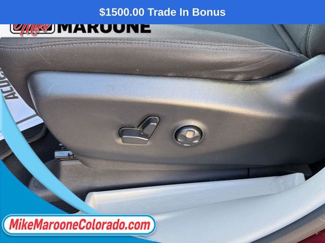 Used 2023 Chrysler Voyager LX image 11