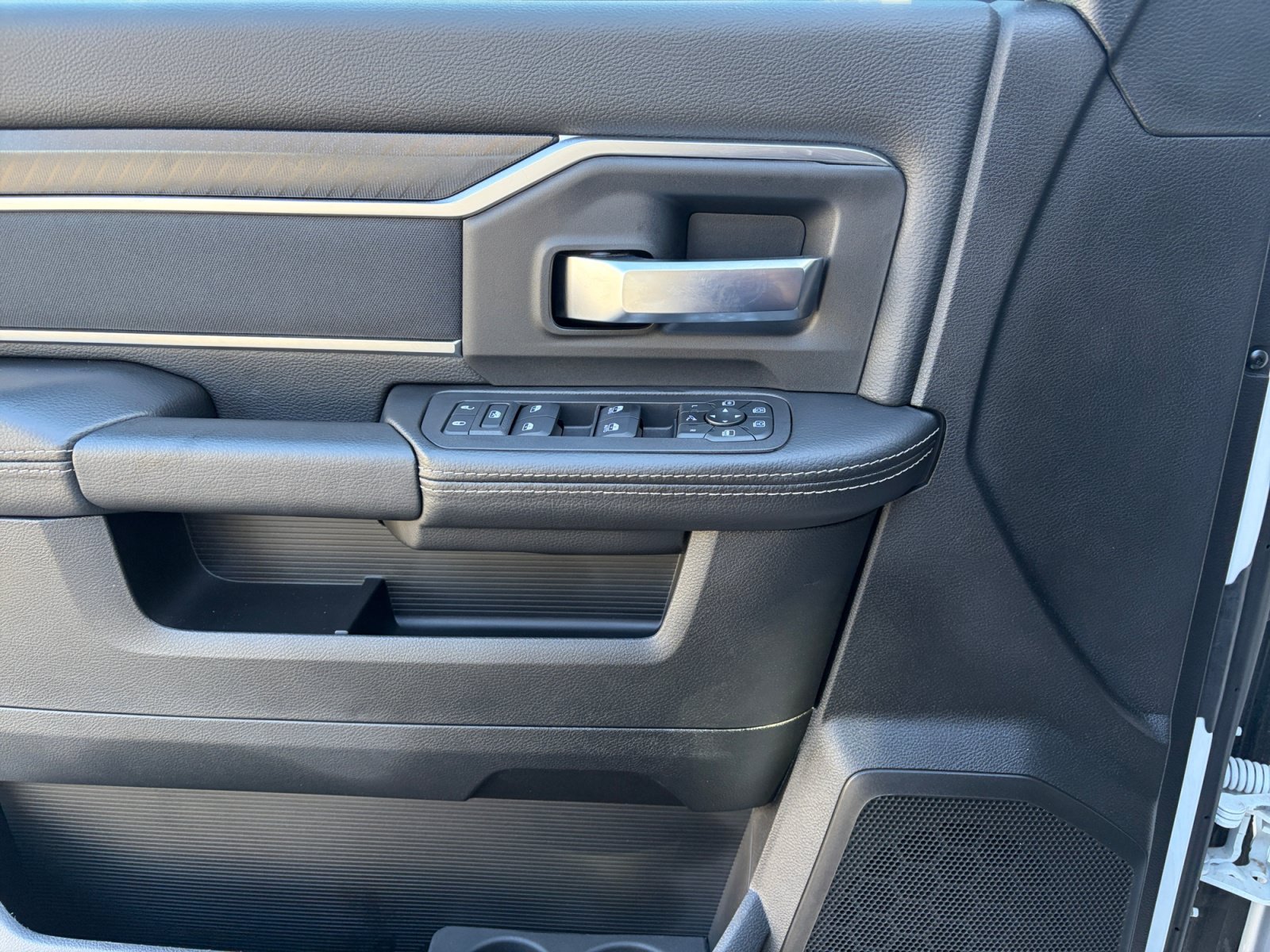 New 2026 RAM 2500 Big Horn AWD/4WD image 13