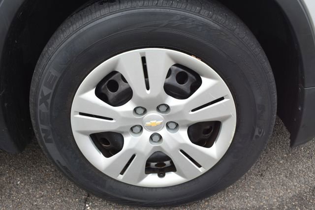 Used 2017 Chevrolet Trax LS FWD image 36